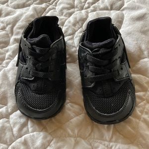 Nike Infant Shoes Size 4 Black